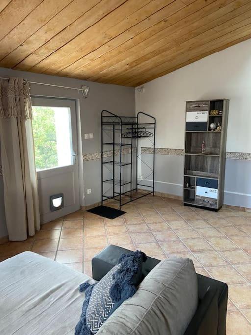 Gite A La Ferme Avec Jacuzzi Et Sauna Villefloure Exteriör bild