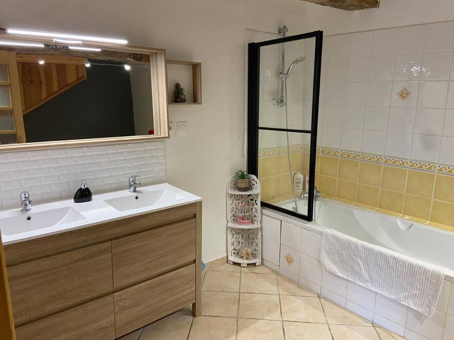 Gite A La Ferme Avec Jacuzzi Et Sauna Villefloure Exteriör bild