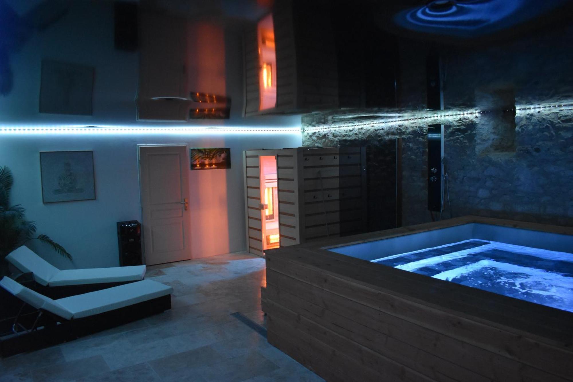 Gite A La Ferme Avec Jacuzzi Et Sauna Villefloure Exteriör bild